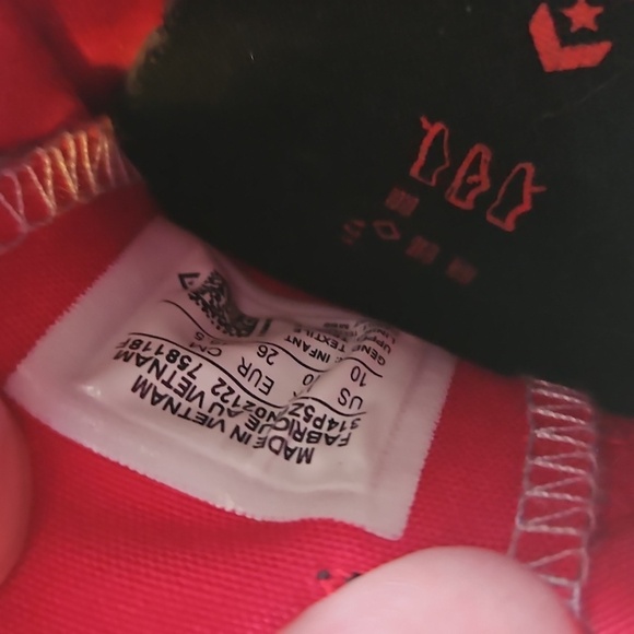 Toddler Converse Sneakers - Picture 12 of 14